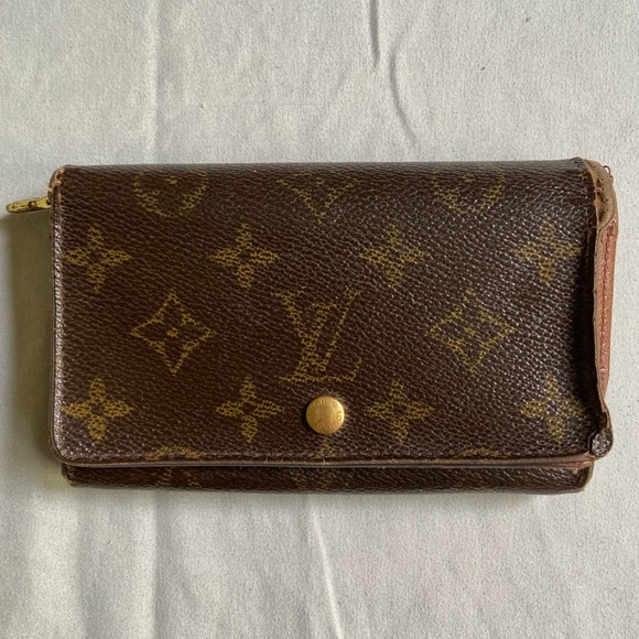 Louis Vuitton Handbags - Louis Vuitton Monogram Tresor Wallet